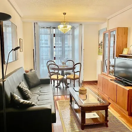 Ruiz Gomez Apartment Gijon